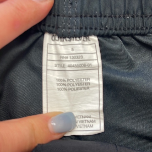 QUIKSILVER boys board shorts size 5 - Picture 2 of 3